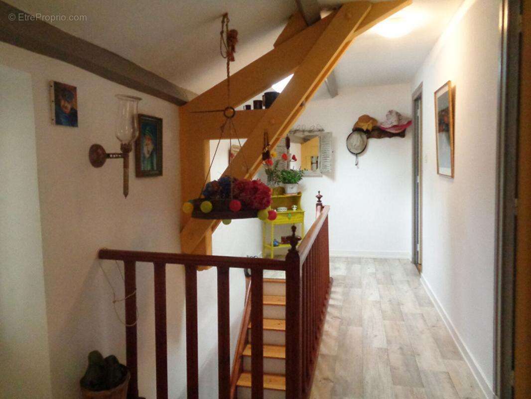 Maison à SAINT-BONNET-DE-MONTAUROUX