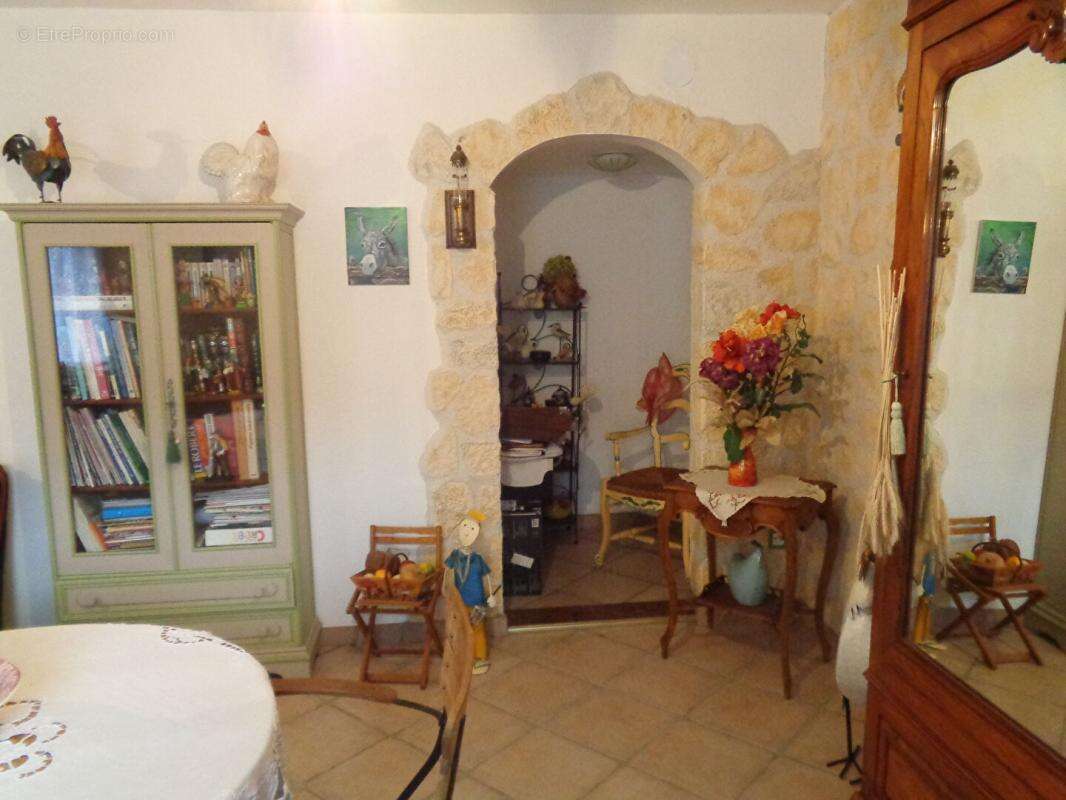 Maison à SAINT-BONNET-DE-MONTAUROUX