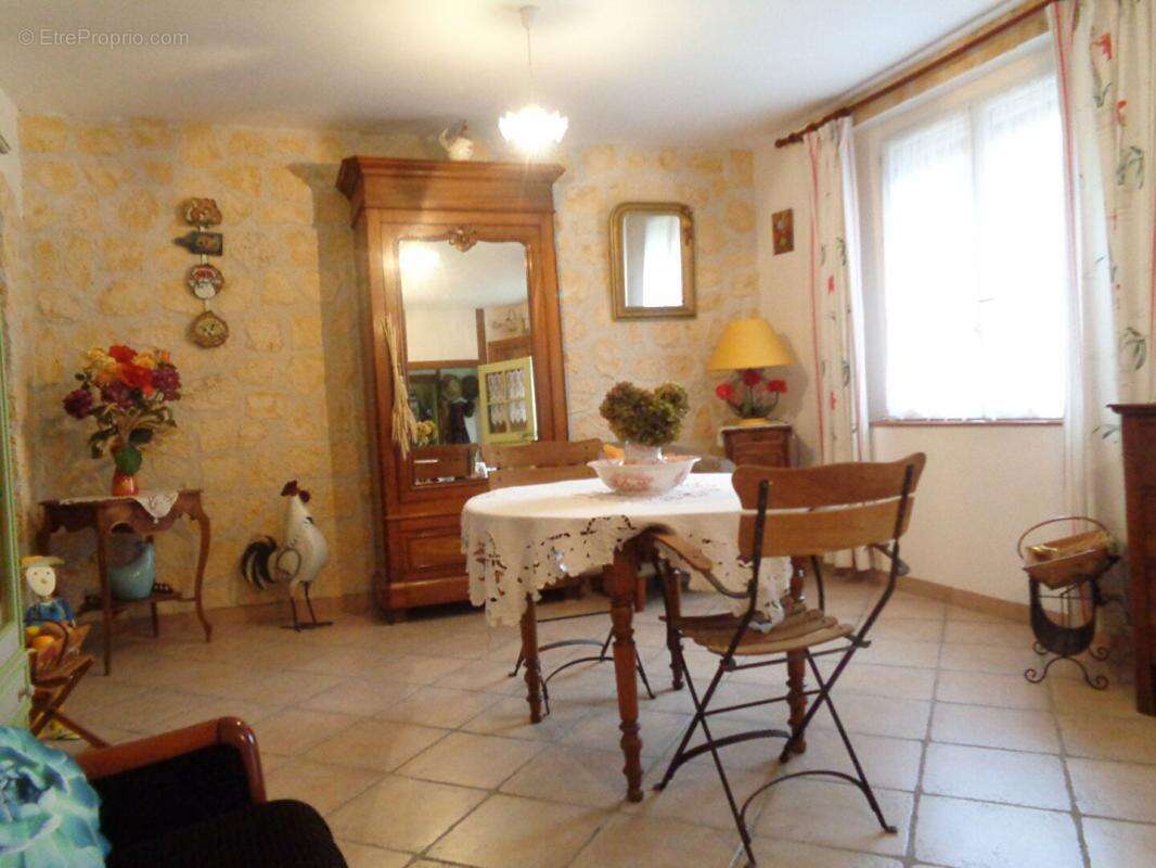 Maison à SAINT-BONNET-DE-MONTAUROUX