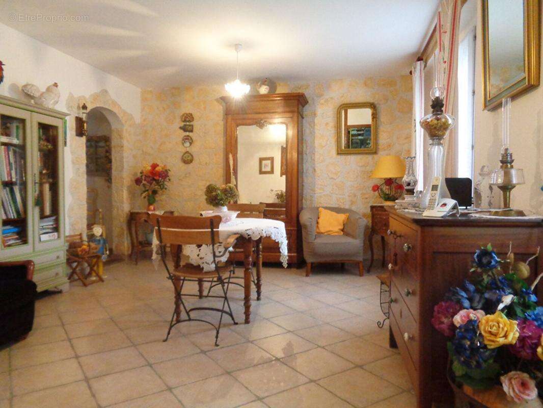 Maison à SAINT-BONNET-DE-MONTAUROUX