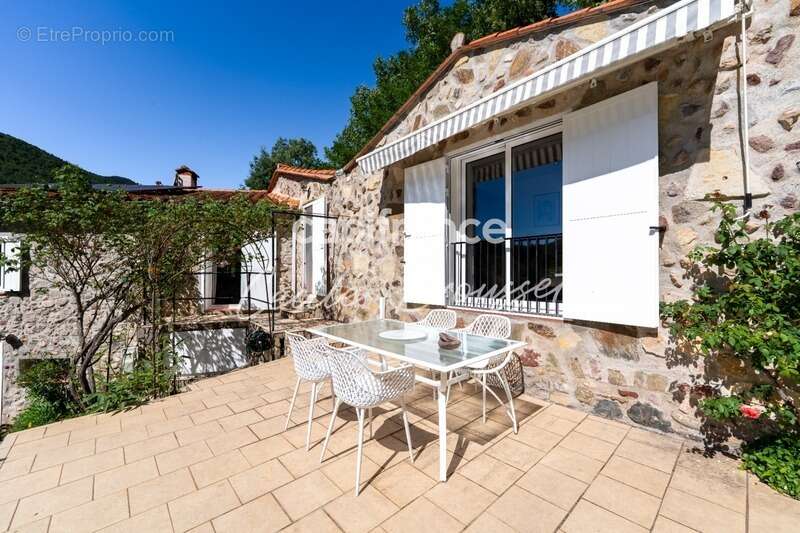 Maison à SAINT-LAURENT-DE-CERDANS