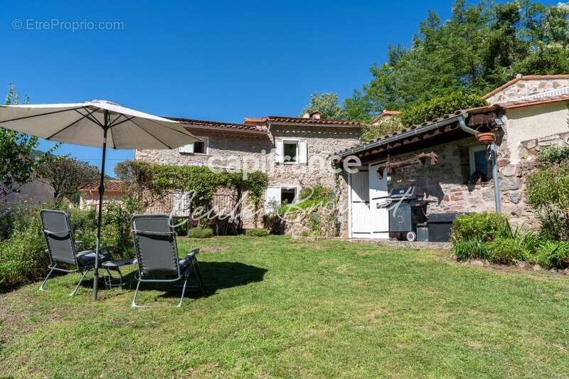Maison à SAINT-LAURENT-DE-CERDANS