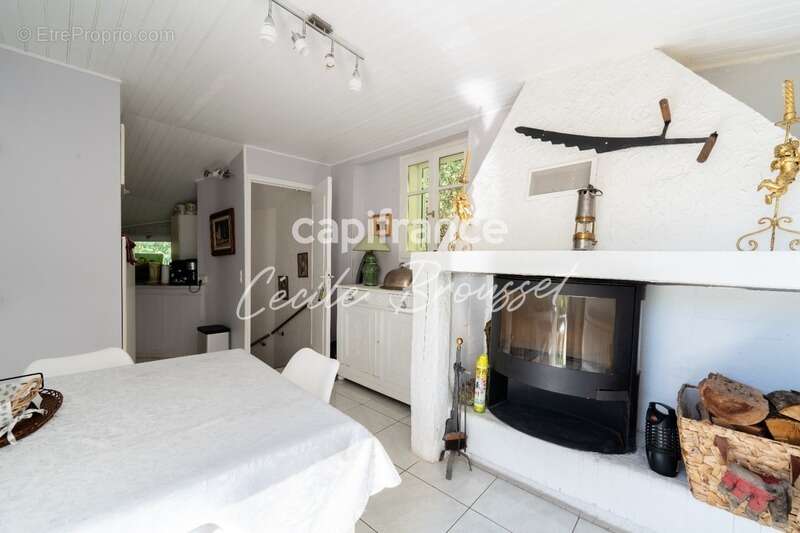 Maison à SAINT-LAURENT-DE-CERDANS