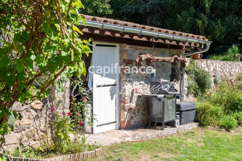 Maison à SAINT-LAURENT-DE-CERDANS
