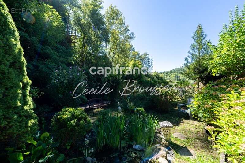 Maison à SAINT-LAURENT-DE-CERDANS