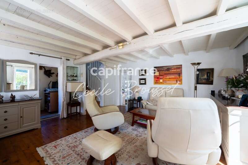 Maison à SAINT-LAURENT-DE-CERDANS