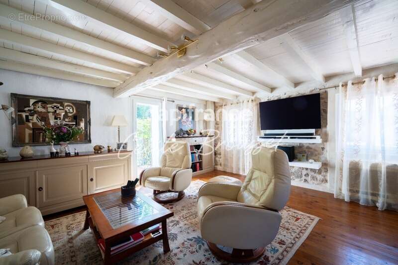 Maison à SAINT-LAURENT-DE-CERDANS