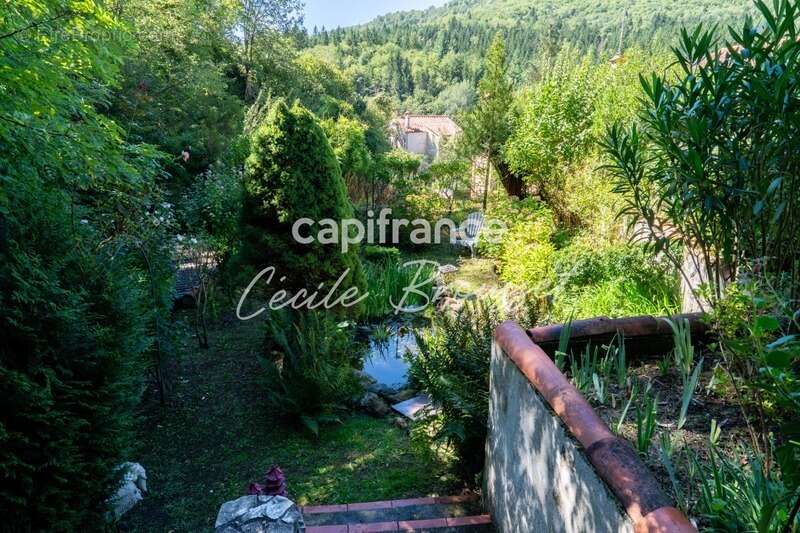 Maison à SAINT-LAURENT-DE-CERDANS