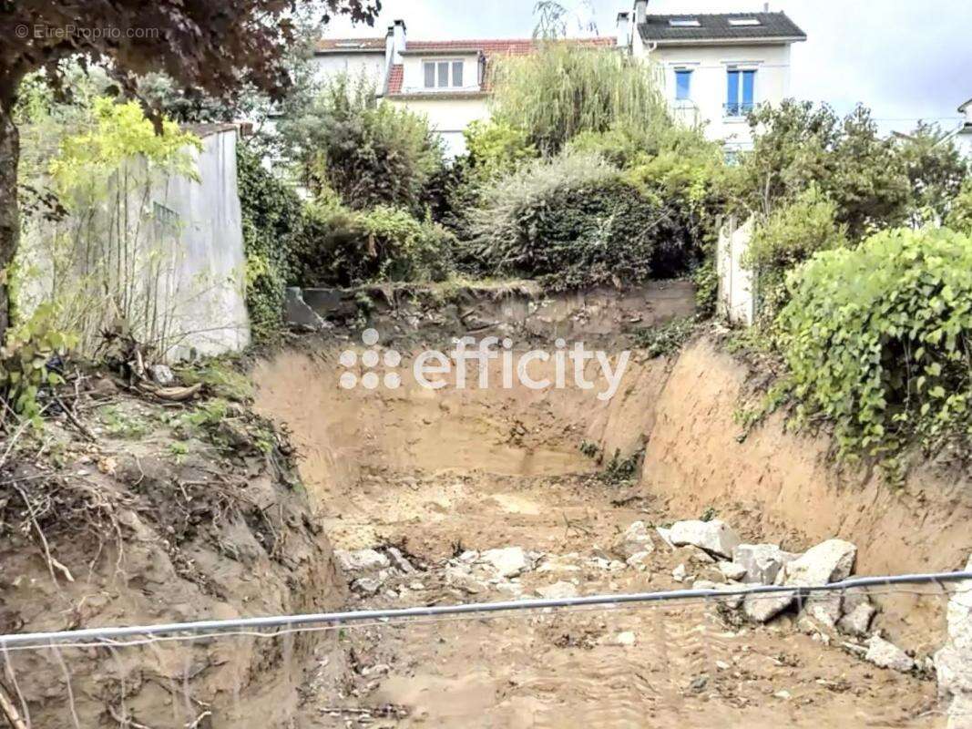Terrain à CLAMART