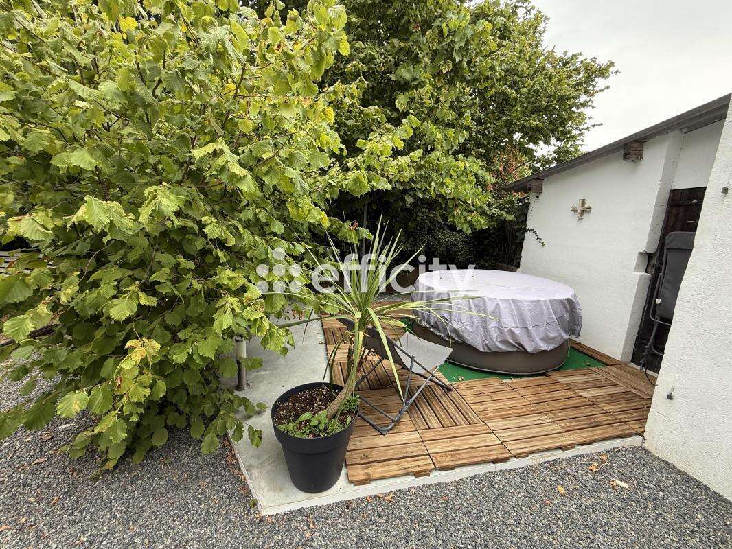 Maison à SALLES-DE-VILLEFAGNAN