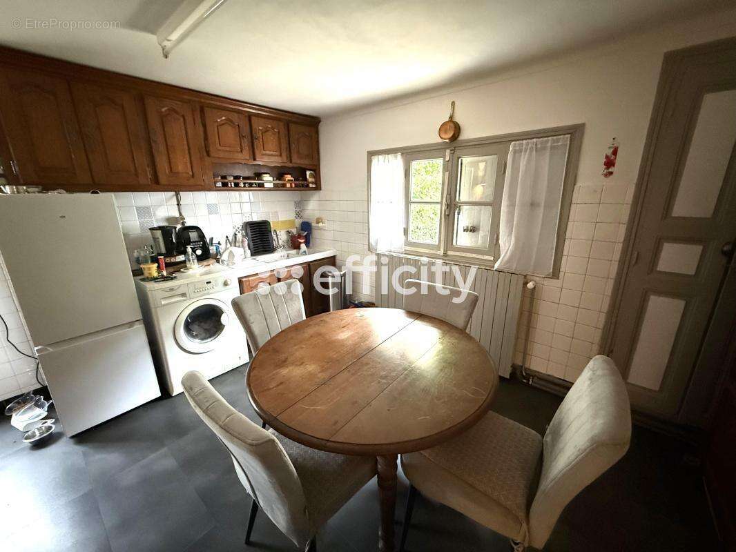 Maison à SALLES-DE-VILLEFAGNAN