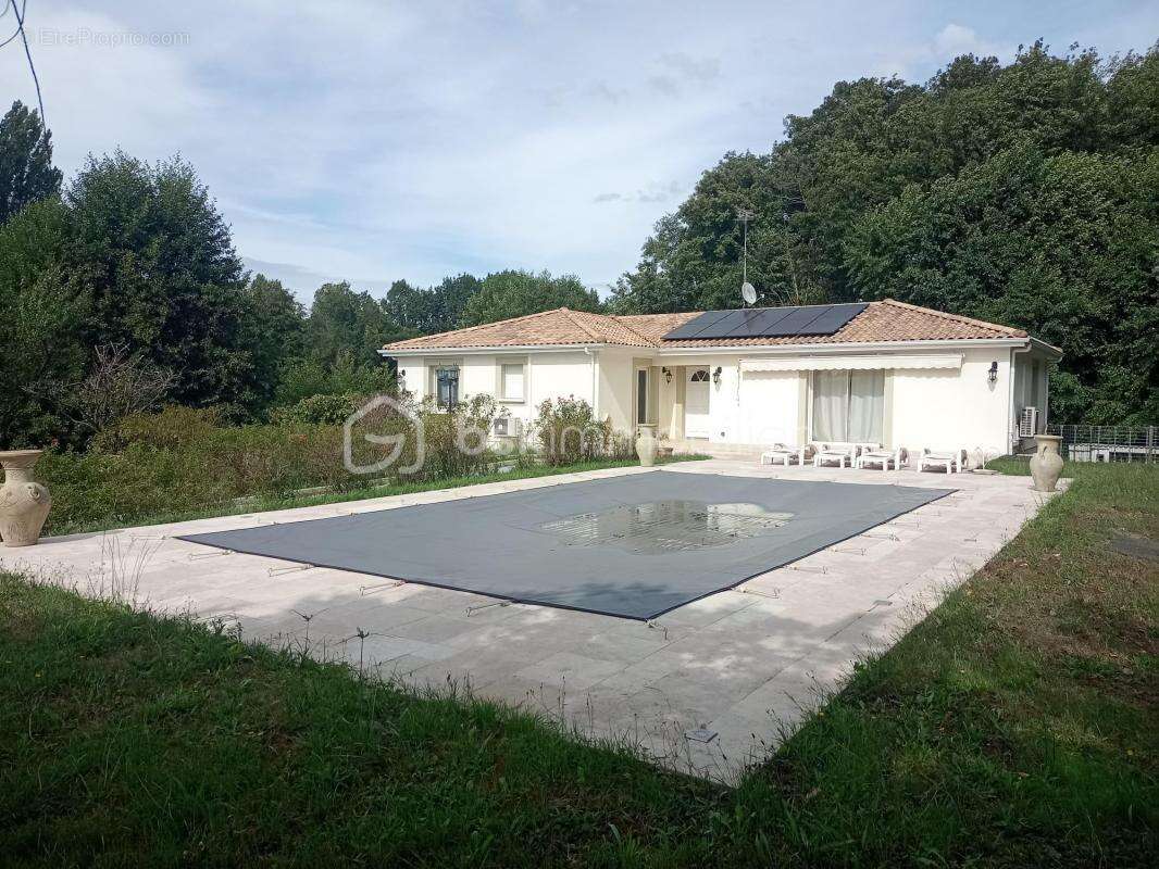 Maison à SAINT-DENIS-DE-PILE