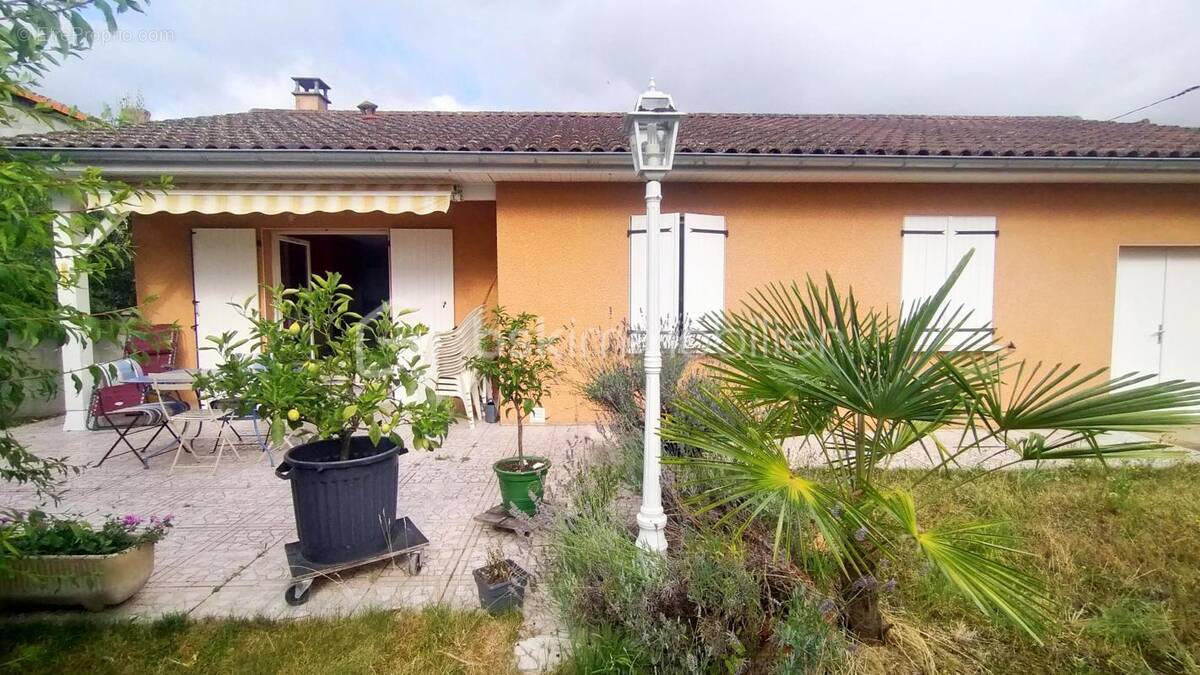 Maison à POUILLY-LES-NONAINS