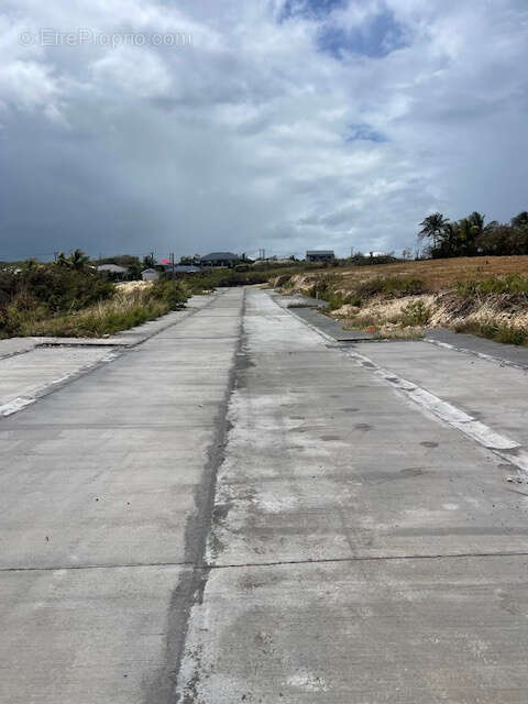 Terrain à PETIT-CANAL