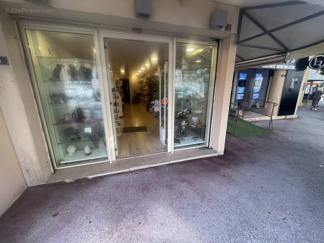 Commerce à CAVALAIRE-SUR-MER