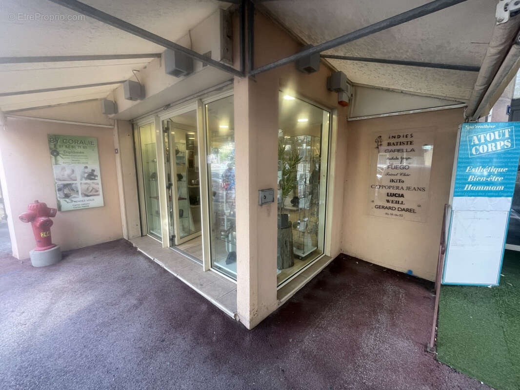 Commerce à CAVALAIRE-SUR-MER