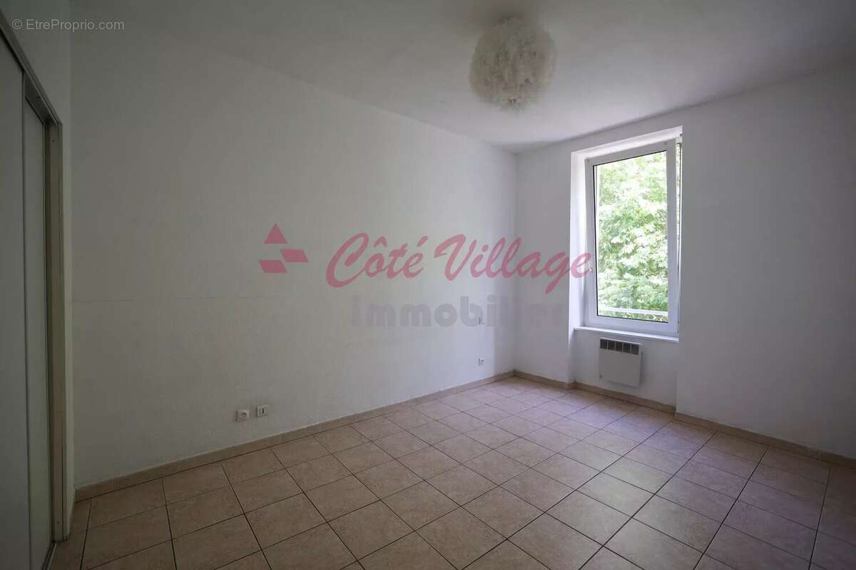 Appartement à COURSAN