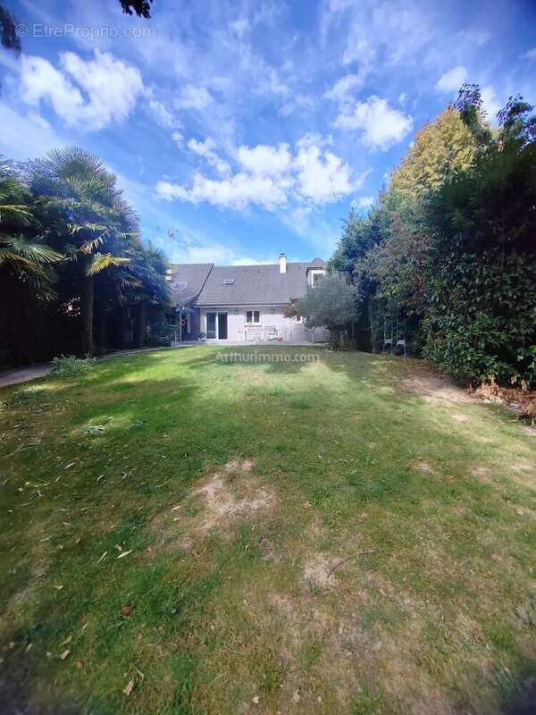 Maison à CLAYE-SOUILLY