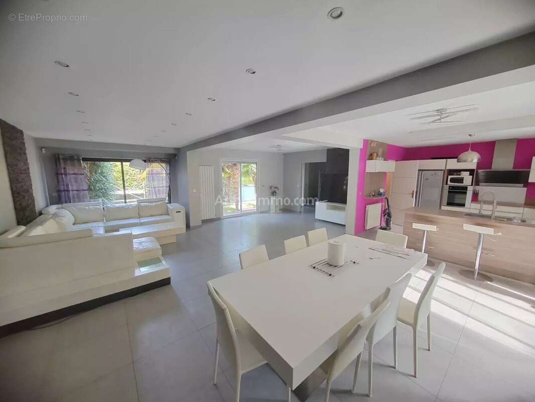 Maison à CLAYE-SOUILLY