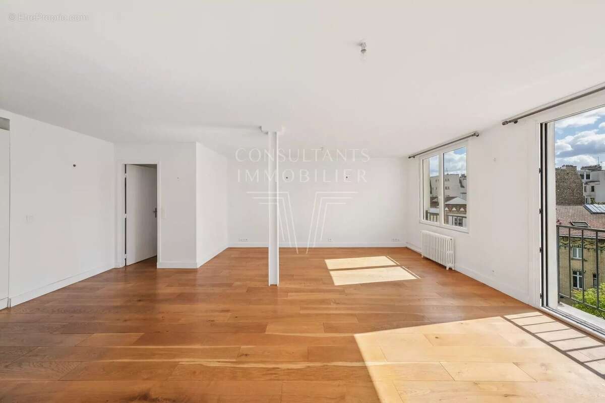 Appartement à PARIS-17E