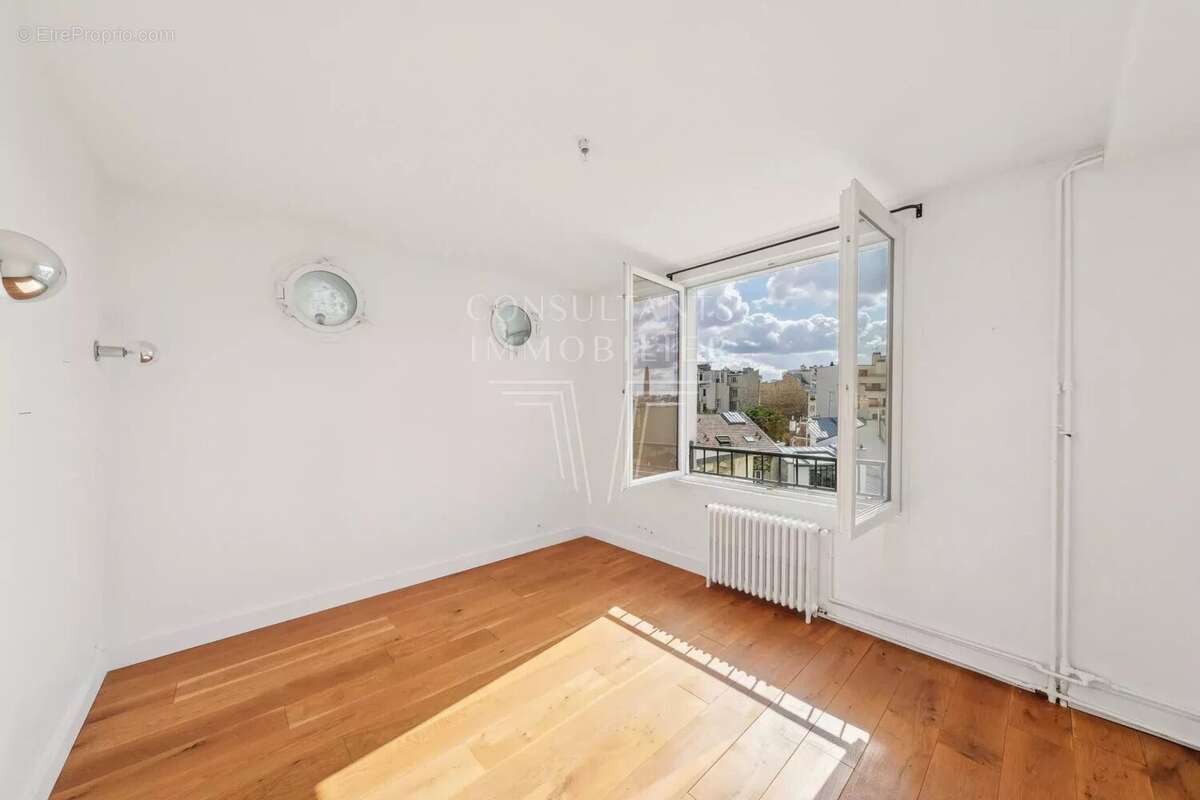 Appartement à PARIS-17E