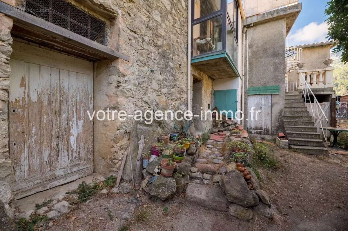 Appartement à COARAZE
