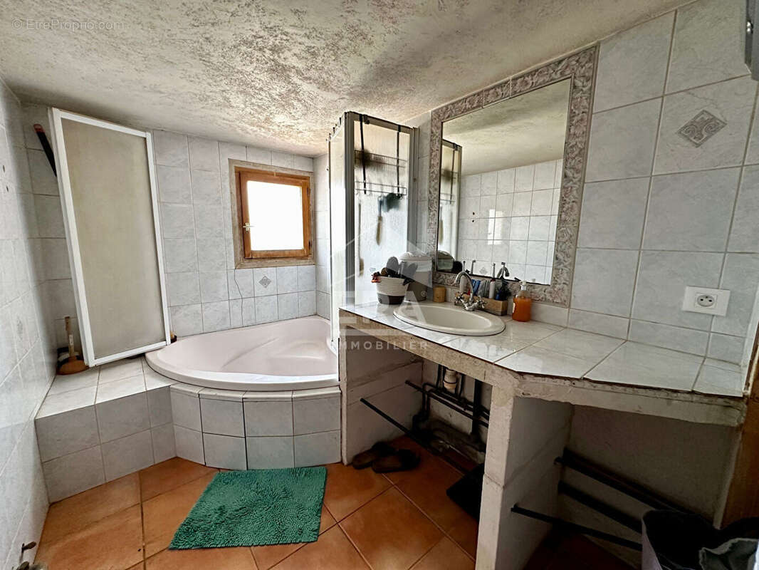 Maison à ROQUEFORT-LA-BEDOULE