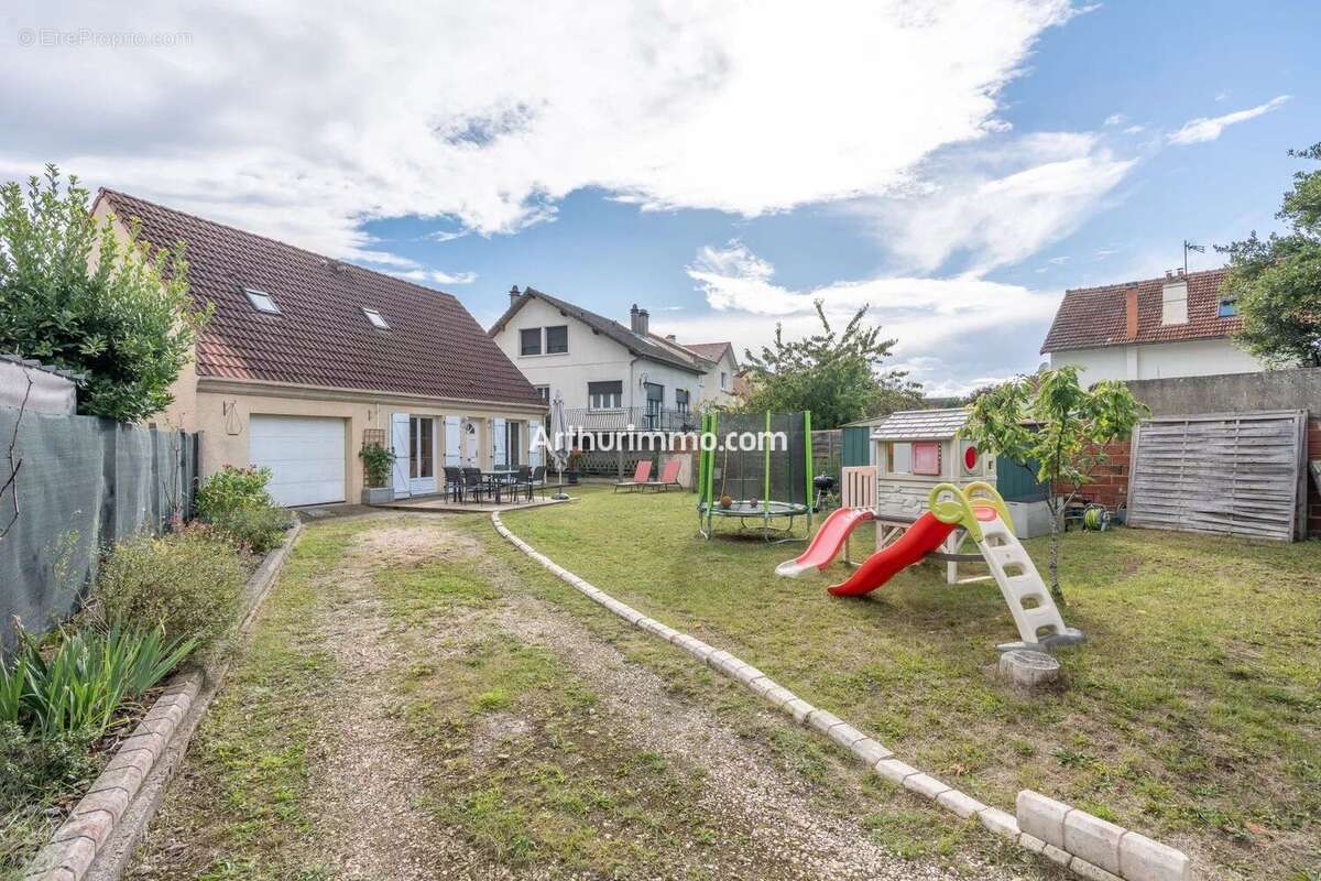 Maison à SUCY-EN-BRIE