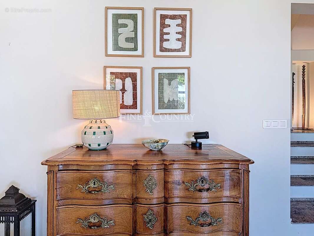 Maison à CHATEAUNEUF-GRASSE