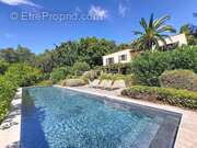 Maison à CHATEAUNEUF-GRASSE