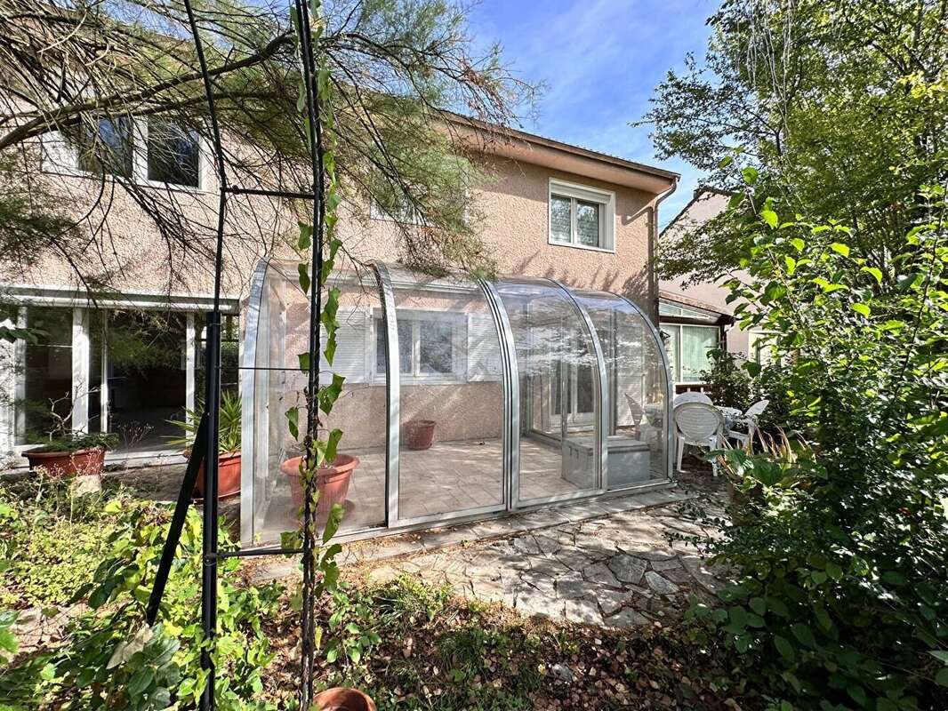 Maison à VOISINS-LE-BRETONNEUX