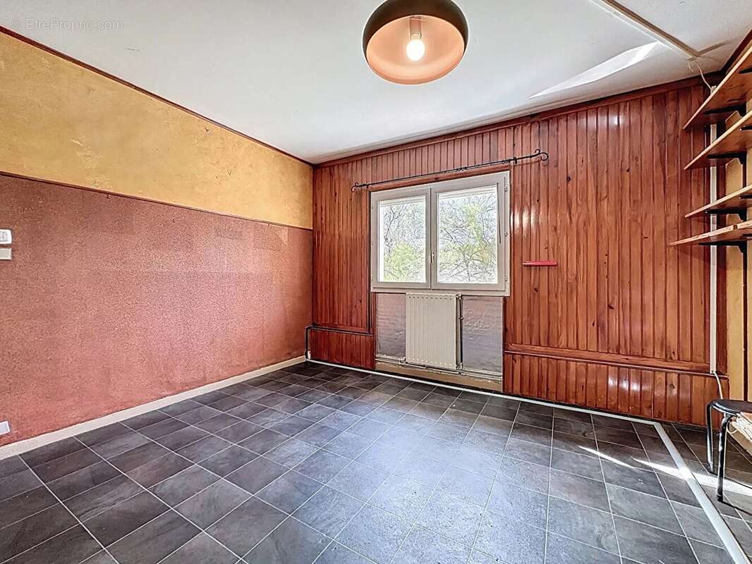 Maison à VOISINS-LE-BRETONNEUX