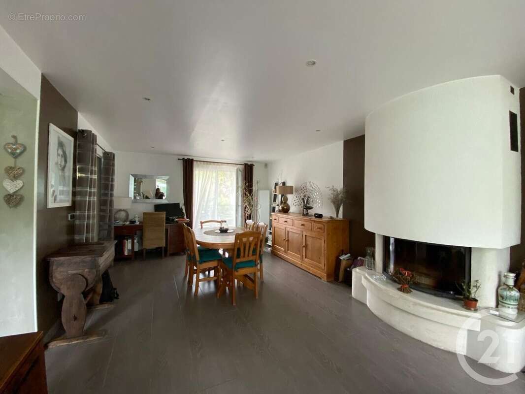 Maison à DAMMARTIN-EN-GOELE