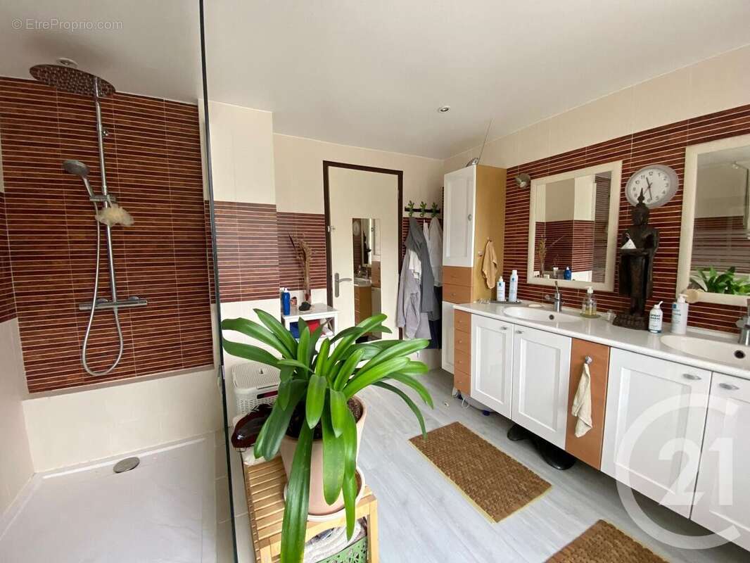 Maison à DAMMARTIN-EN-GOELE