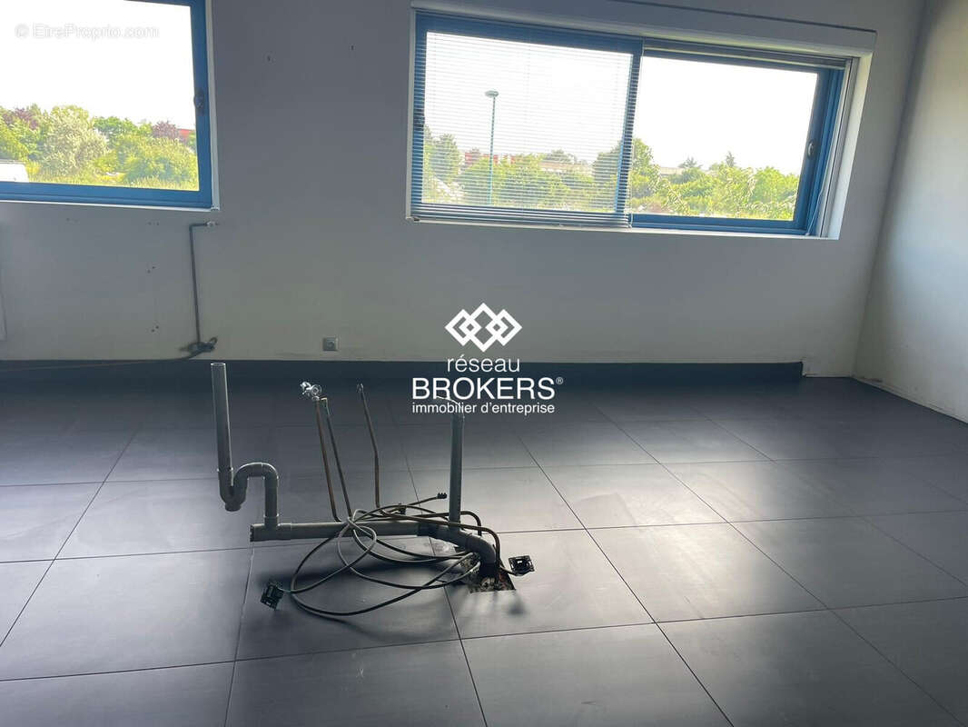 Commerce à SAINT-OUEN-L&#039;AUMONE