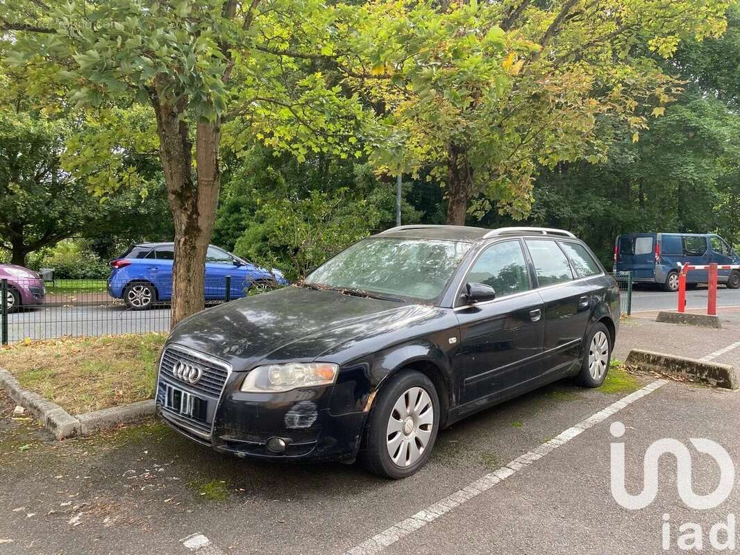 Photo 3 - Parking à SAINT-GRATIEN