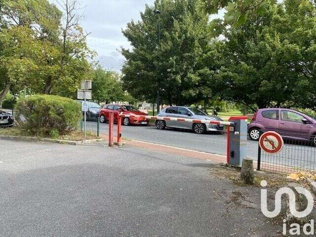 Photo 5 - Parking à SAINT-GRATIEN