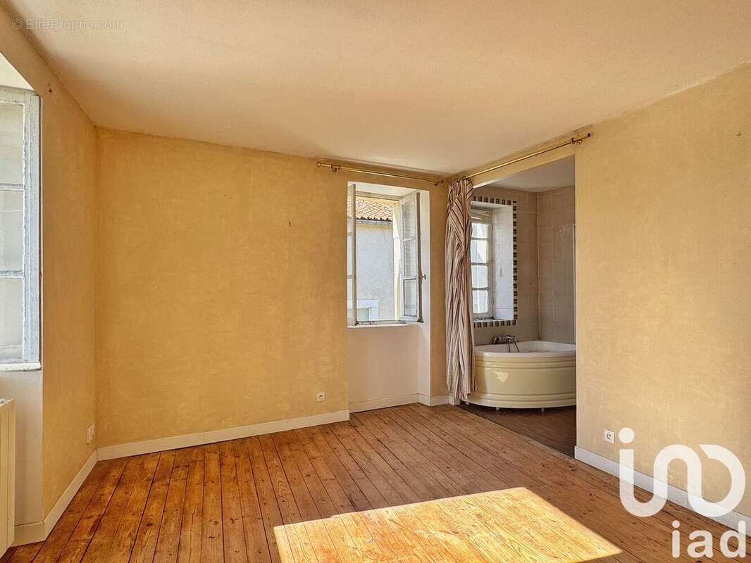 Photo 8 - Maison à VILLOGNON