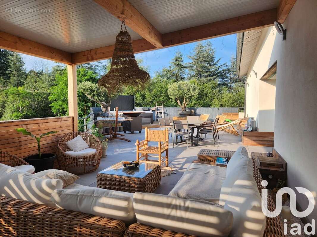 Photo 2 - Commerce à SAINT-CHAMOND