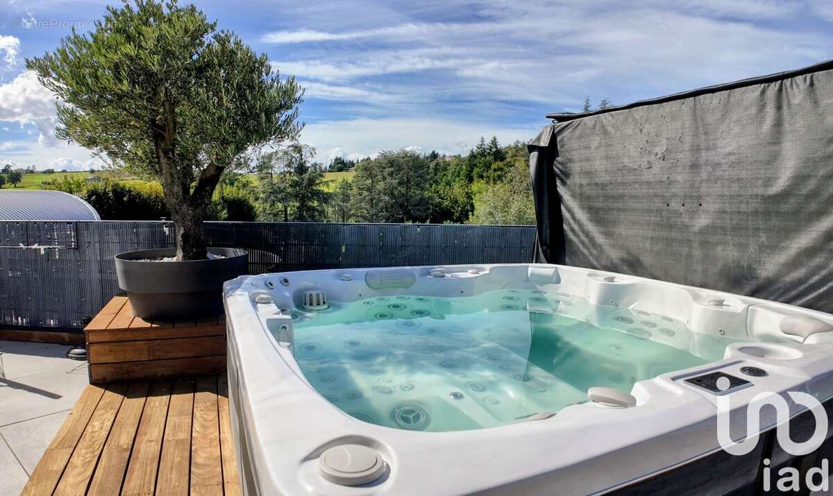 Photo 3 - Commerce à SAINT-CHAMOND