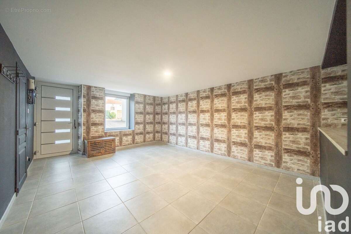 Photo 3 - Maison à FILLIERES