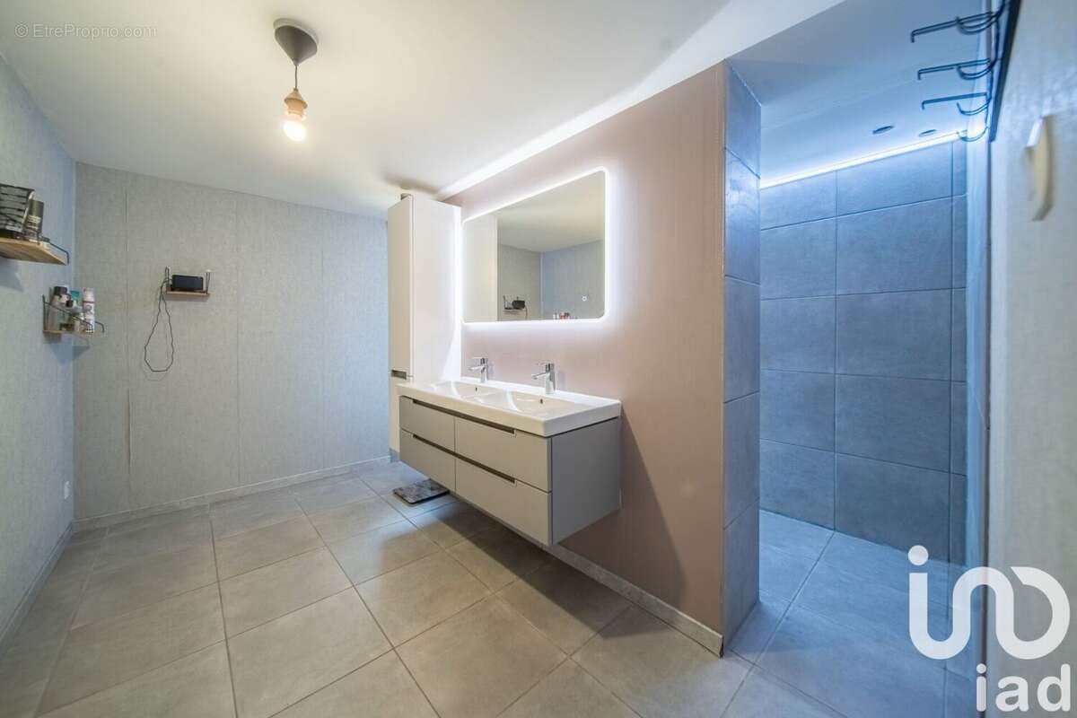 Photo 5 - Maison à FILLIERES