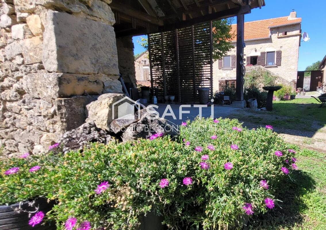 Photo 1 - Maison à CASTANET