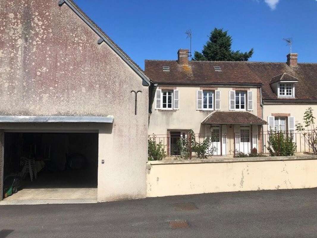 Photo 2 - Maison à CHAMPS