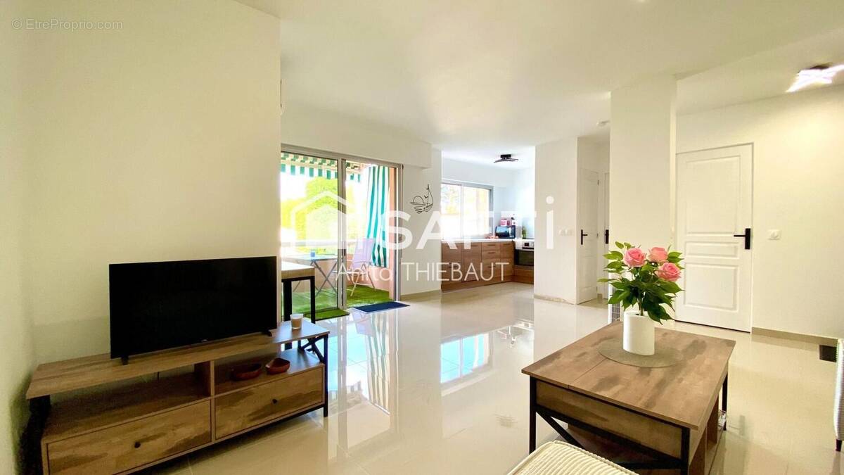 Photo 1 - Appartement à SAINT-RAPHAEL