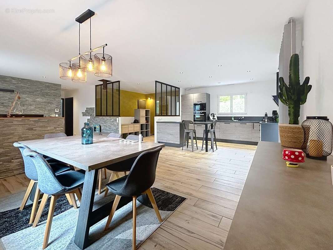 Maison à SAINT-GEORGES-DE-COMMIERS