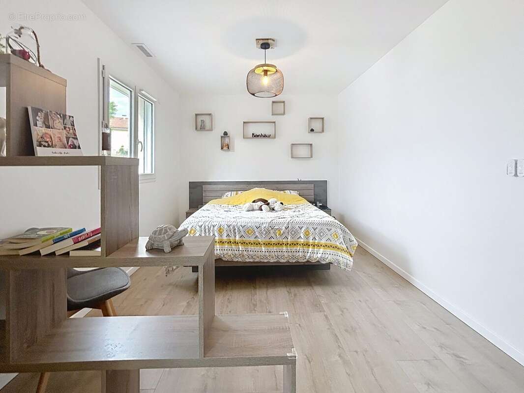 Maison à SAINT-GEORGES-DE-COMMIERS