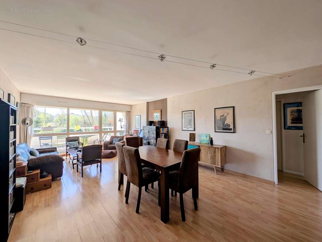 Appartement à ELANCOURT