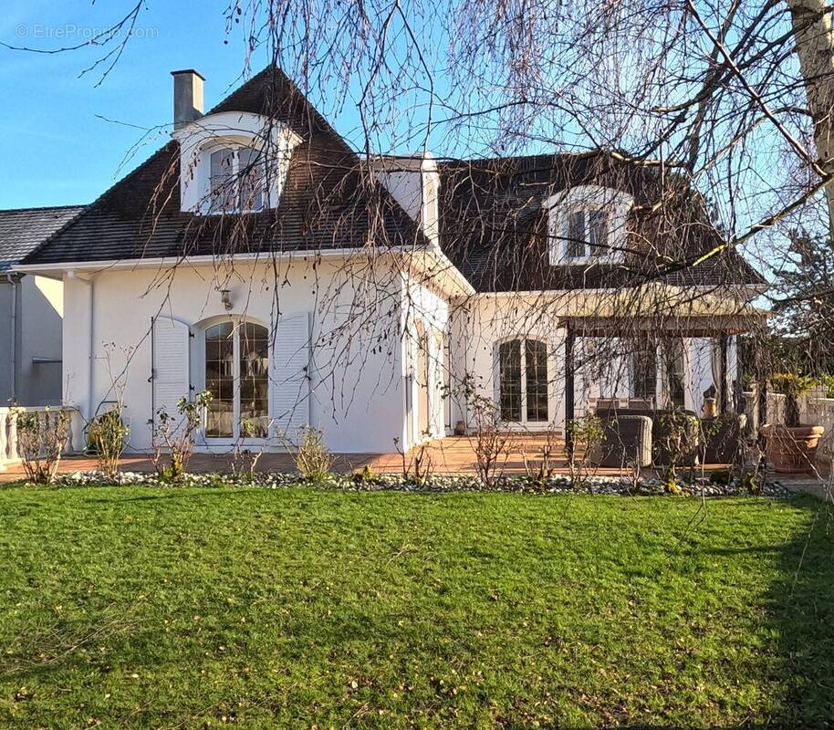 Maison à MAGNY-LES-HAMEAUX