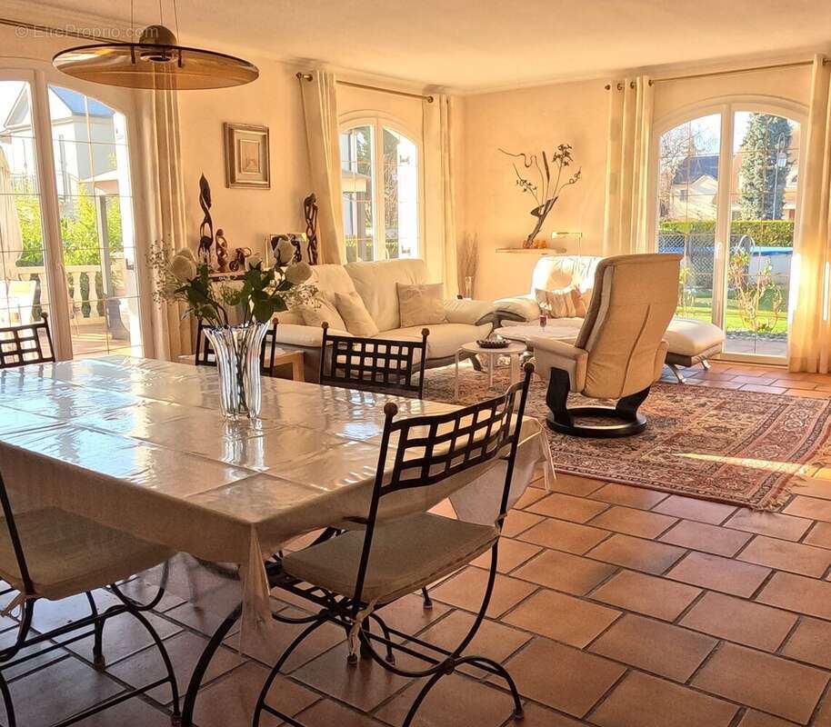 Maison à MAGNY-LES-HAMEAUX